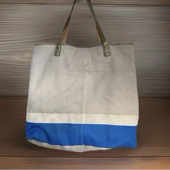 Coach Seahorse Beach Tote & clutch (Le-Tan Collection) - Picture 8 of 9